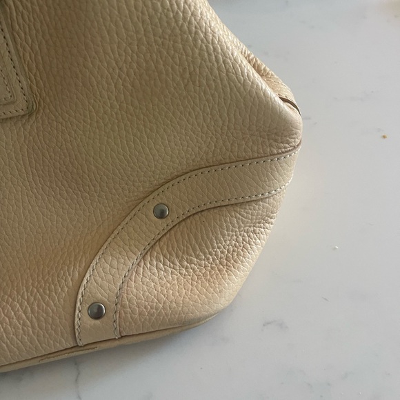 Burberry Cream Satchel Structured Design - Picture 4 of 12
